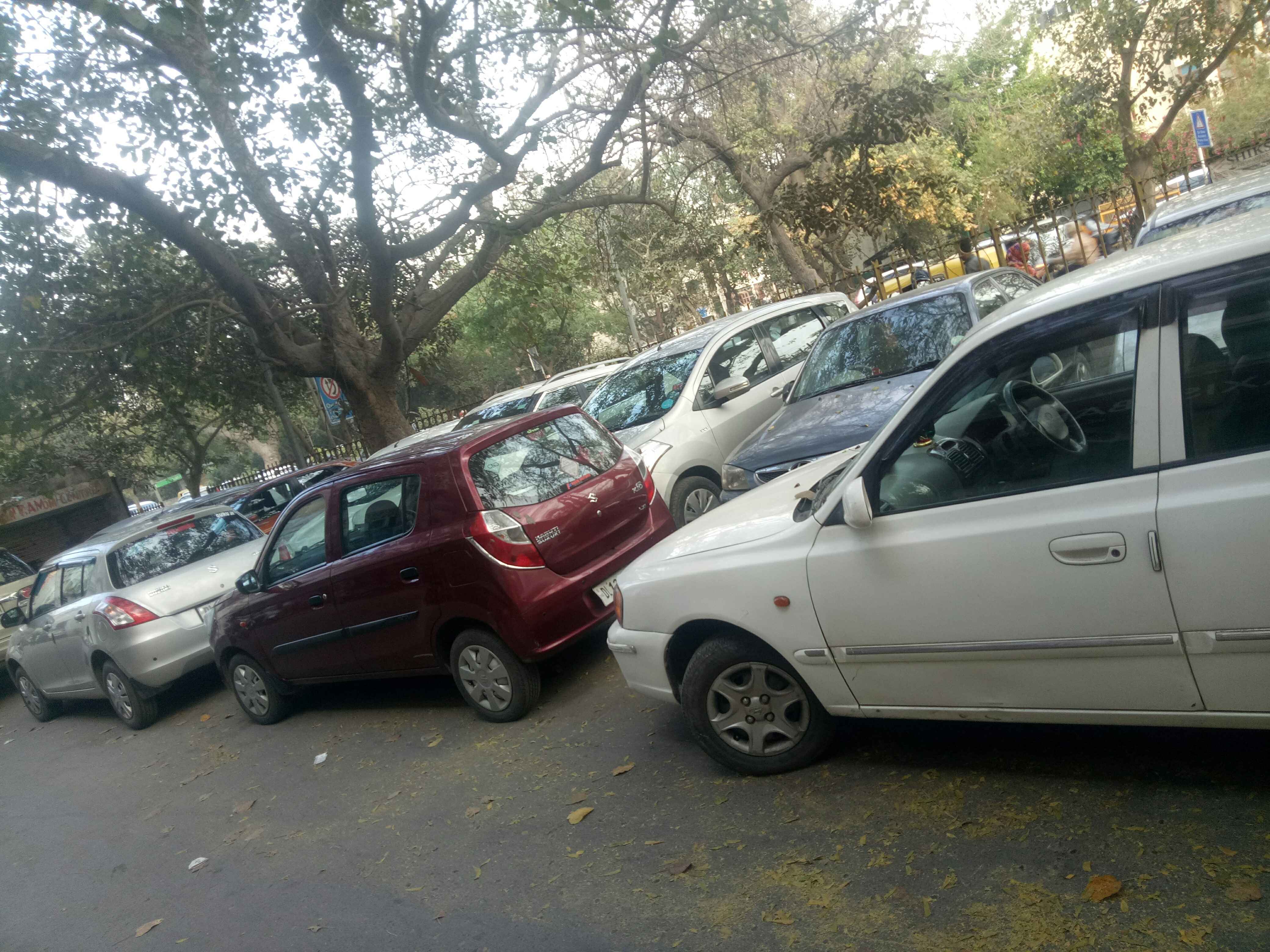 axis bank jhandewal parking  In New Delhi