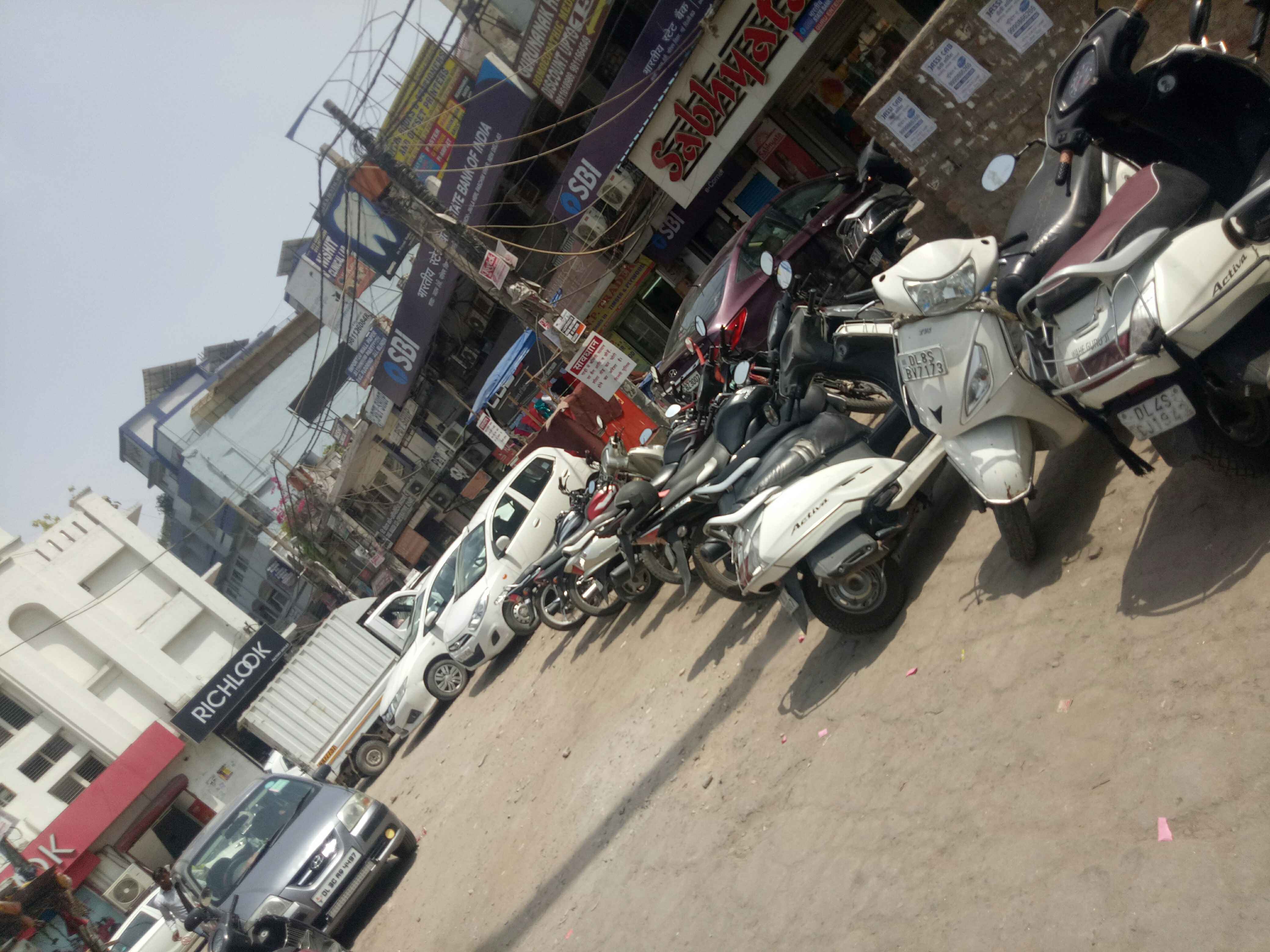 Jwala heri parking point 5 In New Delhi