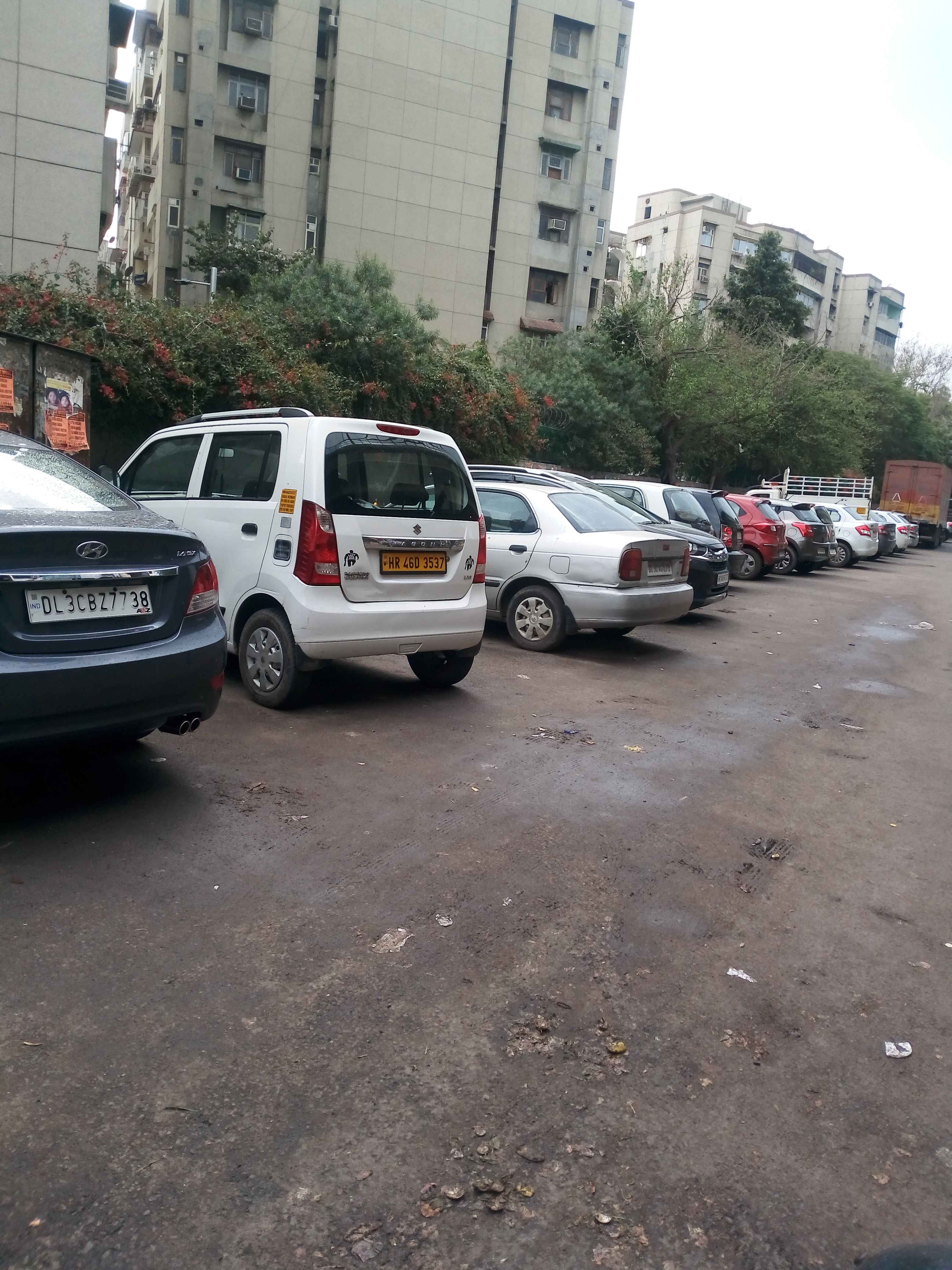 eastend apartments parking In Alipur