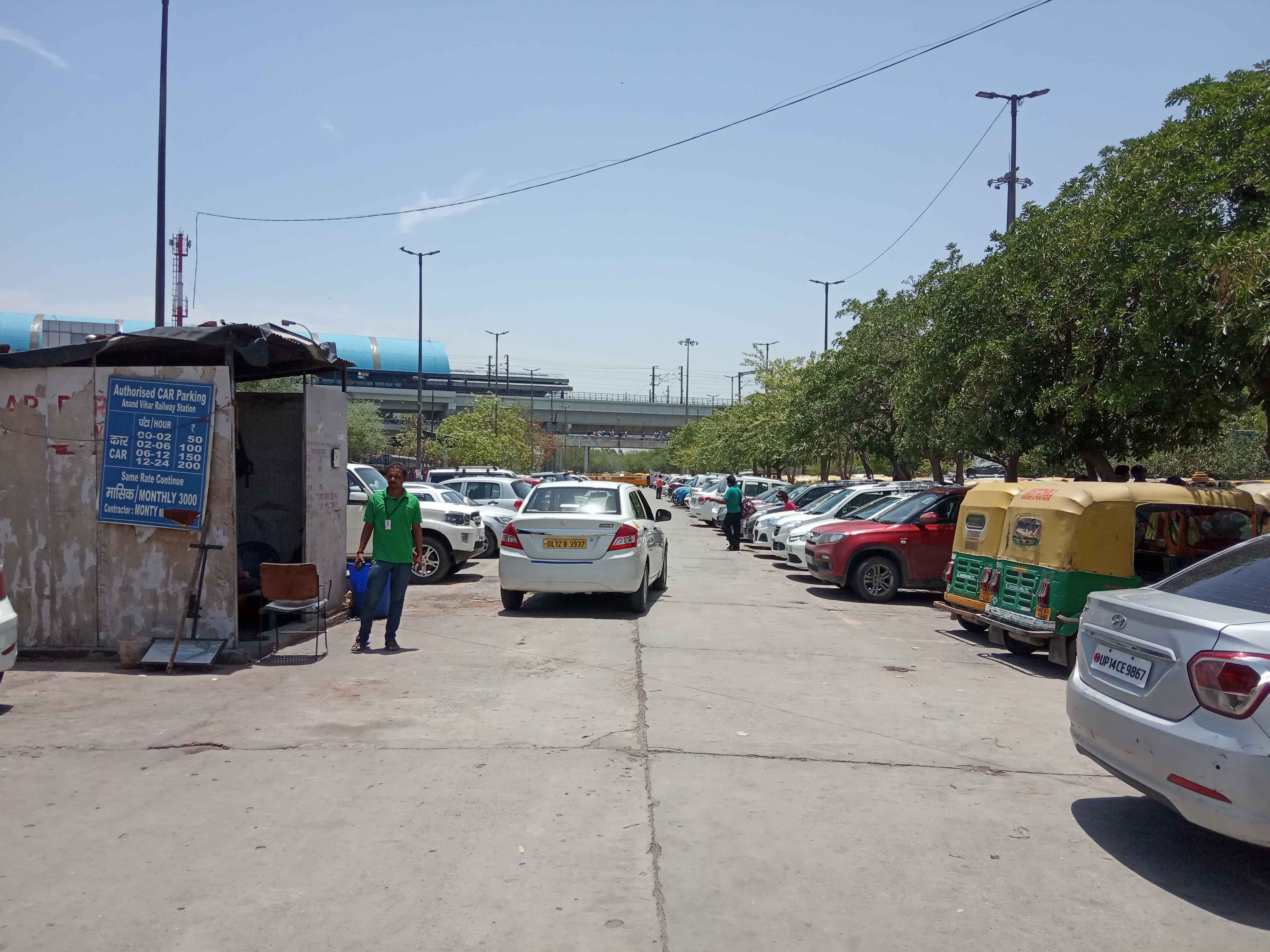 book-parking-at-railway-station-parking-spaces-parkinghawker-book