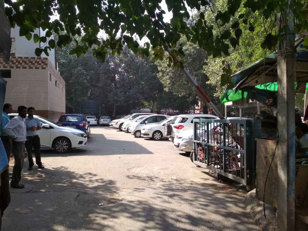 Book Moti Nagar Metro Station Gate No 3 And 4 Parking In New Delhi